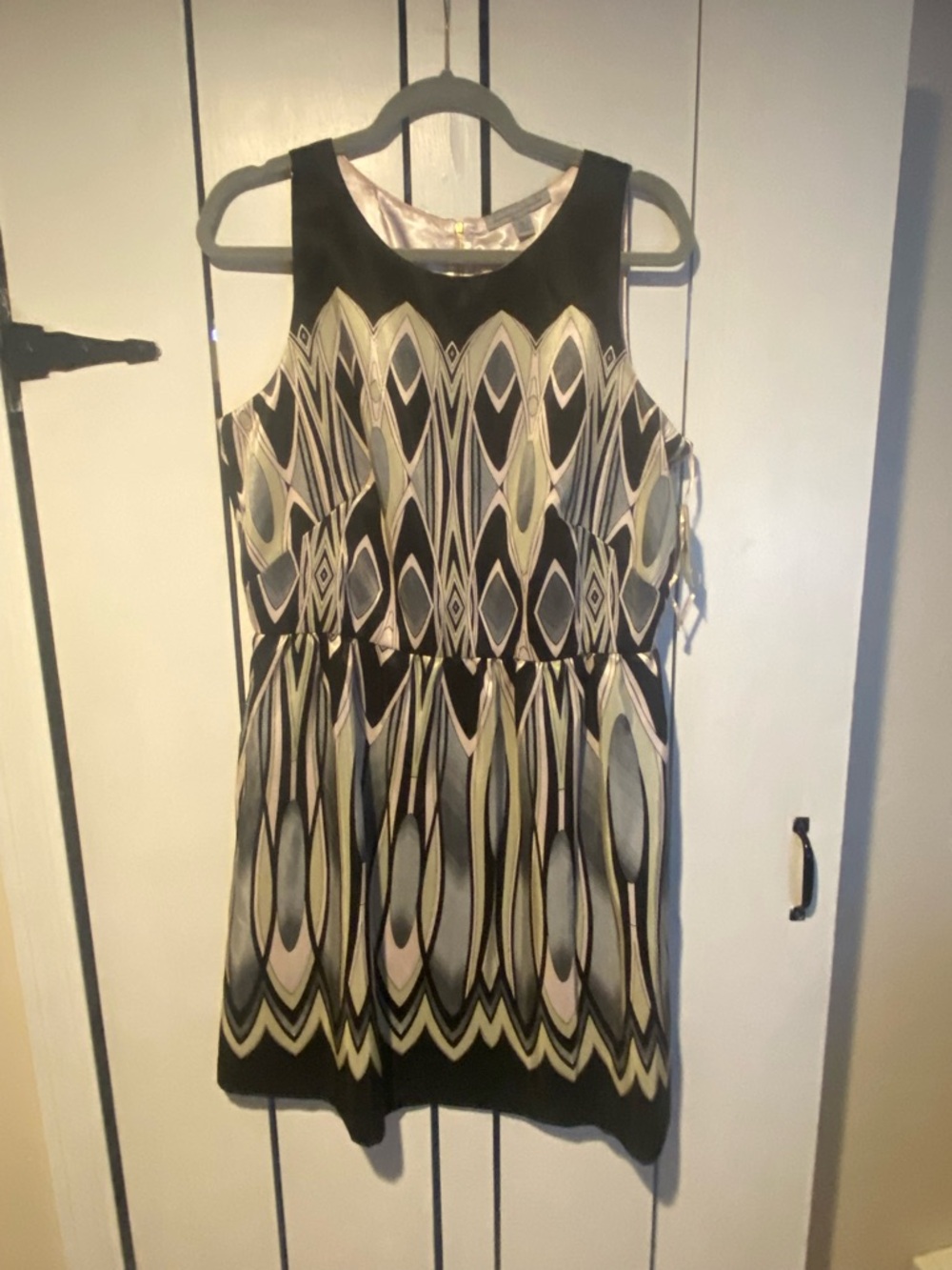 Danny & Nicole Sleeveless Mini/Midi Dress in Black, Cream, Pale Green